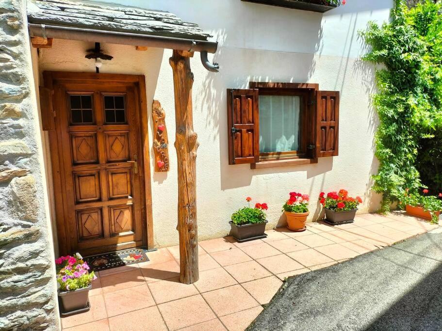 Appartamento Di Montagna Lo Grop Chambave Exterior foto